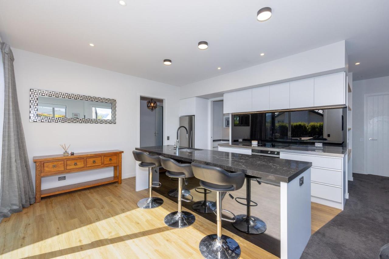 Prime Location On Warren St - 3 Bedroom Town House Wanaka Ngoại thất bức ảnh